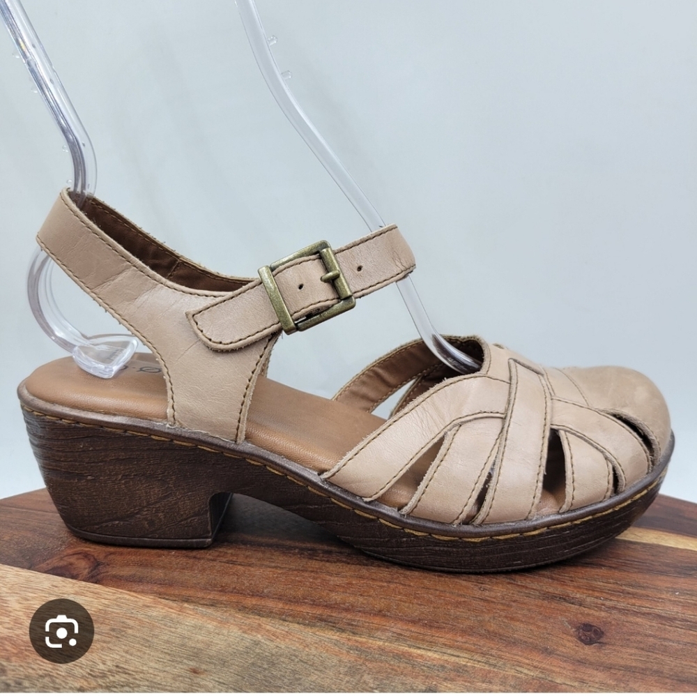 BOC Born Women's Beige Genuine Leather Sandals Size 9